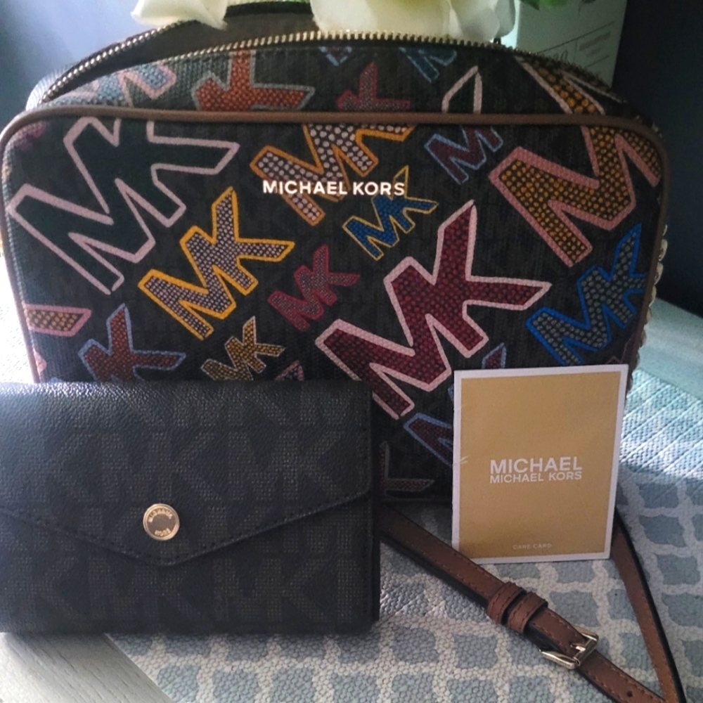 Michael Kors Brown logo multi crossbody w/brown wallet *no wristlet*